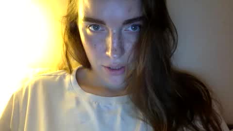 Snapshot of hoteffy chatting on 8, 9, 2025 effy online show from 8, 9, 2025