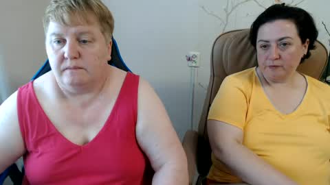 Snapshot of hotfiremommy chatting on 15, 6, 2026 LimonkaFire online show from 15, 6, 2026