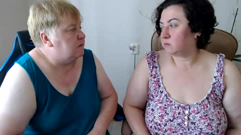 Snapshot of hotfiremommy chatting on 9, 7, 2026 LimonkaFire online show from 9, 7, 2026