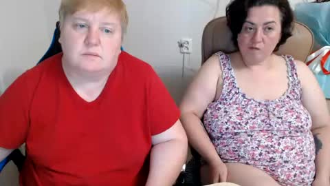 Snapshot of hotfiremommy chatting on 25, 7, 2026 LimonkaFire online show from 25, 7, 2026