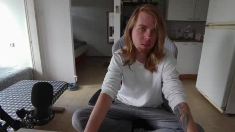 Snapshot of hotinhell666 chatting on 13, 12, 2024 Hikikomori Alex online show from 13, 12, 2024