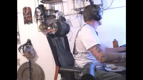 Snapshot of hotkinkytat chatting on 3, 4, 2026 hotkinkytat online show from 3, 4, 2026
