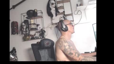Snapshot of hotkinkytat chatting on 13, 4, 2026 hotkinkytat online show from 13, 4, 2026