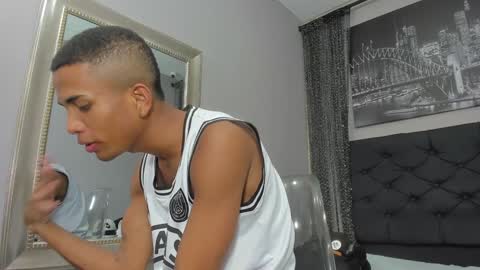 Hotkoljei online show from 28, 1, 2025