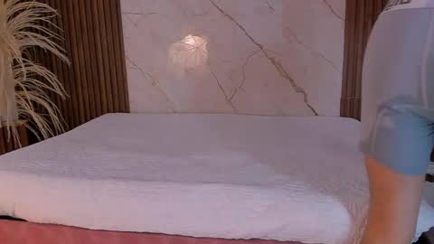 hotlovestory online show from 18, 4, 2026