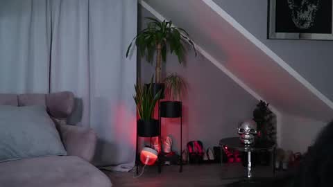 hotmilfbitch online show from 1, 3, 2025