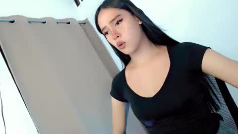 Snapshot of hotnaughty_beatrice chatting on 10, 9, 2025 HOT BEATRICE online show from 10, 9, 2025