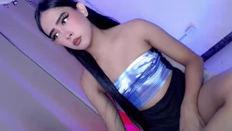 Snapshot of hotnaughty_beatrice chatting on 12, 1, 2026 HOT BEATRICE online show from 12, 1, 2026