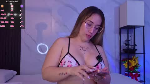 Sussy Bloom  online show from 6, 6, 2026