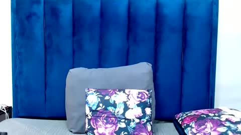 hotsmalltitsx online show from 10, 4, 2026