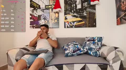 hott_asses online show from 9, 12, 2024