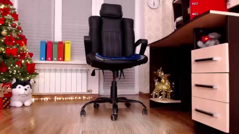 Snapshot of hottdoll611 chatting on 30, 12, 2024 CassieAndDonald online show from 30, 12, 2024