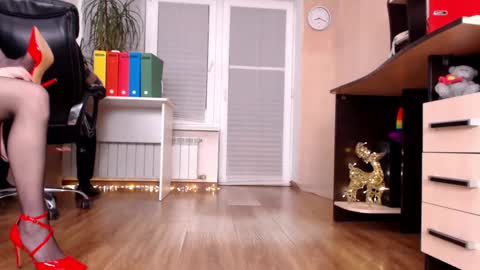 Snapshot of hottdoll611 chatting on 5, 3, 2025 CassieAndDonald online show from 5, 3, 2025