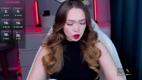 hello Im Eva online show from 7, 10, 2025