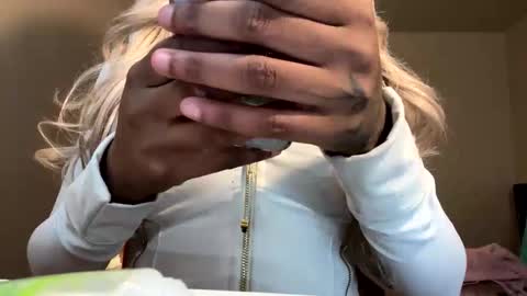 hottie940534 online show from 11, 1, 2026