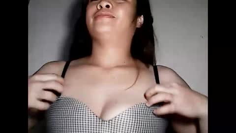 Snapshot of hottie_asianbabe chatting on 20, 12, 2025 Leen online show from 20, 12, 2025