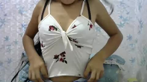 Snapshot of hotties_jen chatting on 13, 12, 2024 jen online show from 13, 12, 2024