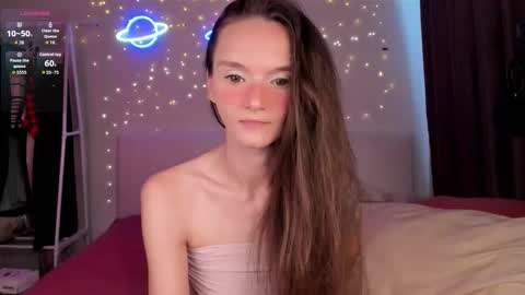 Snapshot of hottiesteverly chatting on 16, 11, 2025 Jane online show from 16, 11, 2025