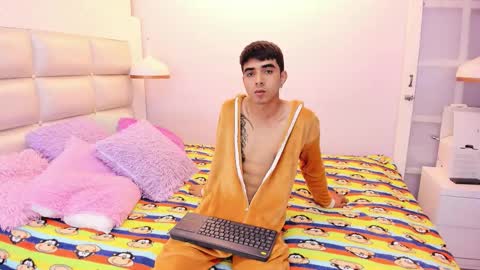 Snapshot of hottiie_guy chatting on 6, 10, 2025 hottiie_guy online show from 6, 10, 2025