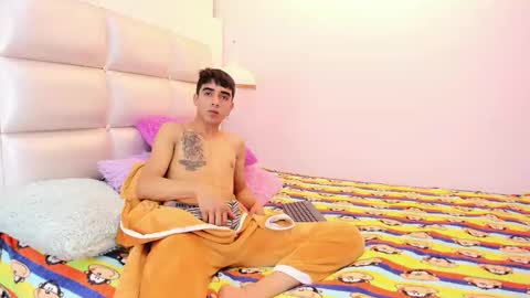 Snapshot of hottiie_guy chatting on 7, 10, 2025 hottiie_guy online show from 7, 10, 2025