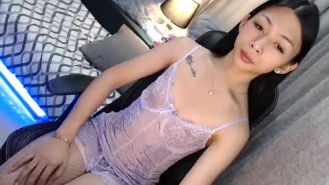 Snapshot of hottmolly100403 chatting on 10, 3, 2026 SCARLET online show from 10, 3, 2026