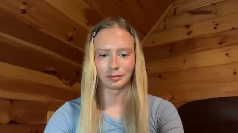 HotTransGirlie online show from 19, 1, 2025