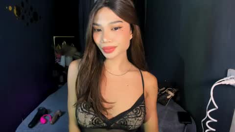 Hi i am Jane half vietnamese and half pinay and would like to meet good person here XOXO online show from 25, 5, 2026