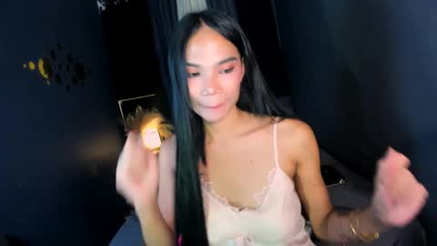 Hi i am Jane half vietnamese and half pinay and would like to meet good person here XOXO online show from 27, 5, 2026