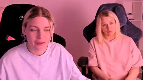 Nessie and Jessie online show from 19, 12, 2024