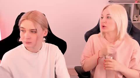 Nessie and Jessie online show from 6, 3, 2025