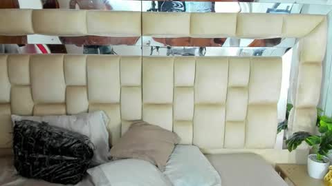   online show from 18, 11, 2025