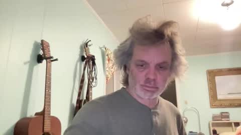 Snapshot of howlingatnothing chatting on 25, 11, 2025 howlingatnothing online show from 25, 11, 2025