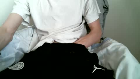 Keanu online show from 12, 9, 2025