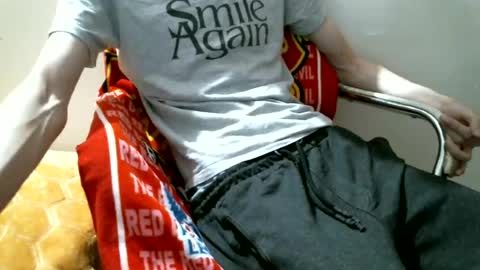 Snapshot of hug_me chatting on 4, 7, 2026 Keanu online show from 4, 7, 2026
