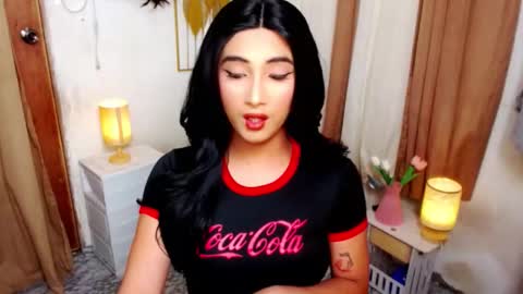 Snapshot of hugeasiancockandrea chatting on 24, 10, 2025 drea online show from 24, 10, 2025