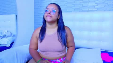 Snapshot of hugeass_princess chatting on 17, 7, 2026 hugeass_princess online show from 17, 7, 2026