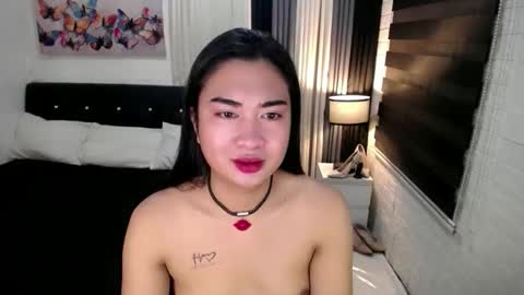 Snapshot of hugemusclecockts chatting on 18, 12, 2025 yesha fox online show from 18, 12, 2025