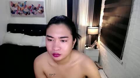 Snapshot of hugemusclecockts chatting on 19, 12, 2025 yesha fox online show from 19, 12, 2025