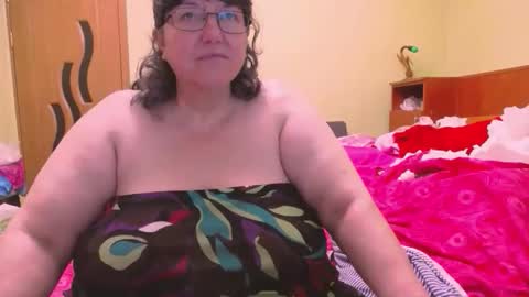 HugeTitsXXX online show from 14, 1, 2026