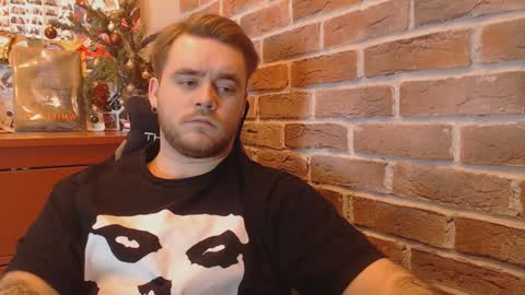 Snapshot of hugo__brad chatting on 12, 1, 2025 Hugo online show from 12, 1, 2025