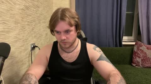 Snapshot of hugo__brad chatting on 10, 5, 2026 Hugo online show from 10, 5, 2026