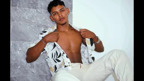 Snapshot of hugo_cano chatting on 28, 9, 2025 Hugo Cano online show from 28, 9, 2025