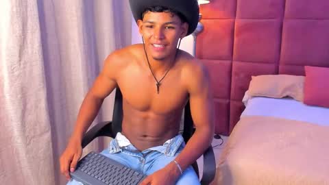 Snapshot of hugo_cano chatting on 29, 10, 2025 Hugo Cano online show from 29, 10, 2025