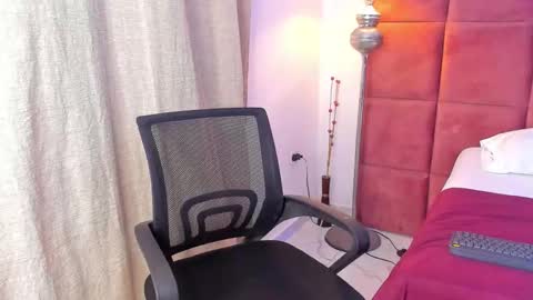 Snapshot of hugo_cano chatting on 8, 11, 2025 Hugo Cano online show from 8, 11, 2025