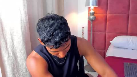 Snapshot of hugo_cano chatting on 16, 11, 2025 Hugo Cano online show from 16, 11, 2025