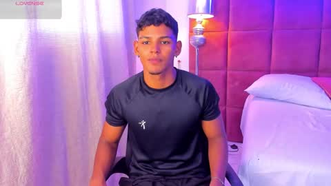 Snapshot of hugo_cano chatting on 22, 11, 2025 Hugo Cano online show from 22, 11, 2025