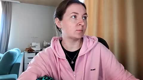 Snapshot of humpygrey chatting on 28, 4, 2026 HumpyGrey online show from 28, 4, 2026