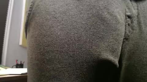 Snapshot of hung_hot_fit10 chatting on 22, 11, 2025 Big uncut cock dripping online show from 22, 11, 2025