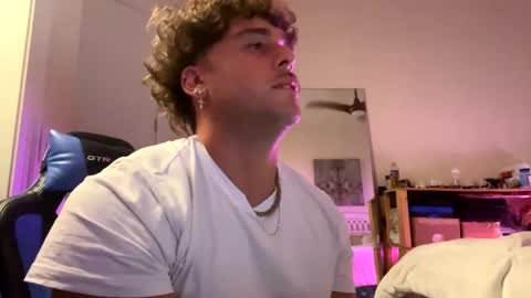 Snapshot of hungkingg22 chatting on 5, 3, 2025 hungkingg22 online show from 5, 3, 2025