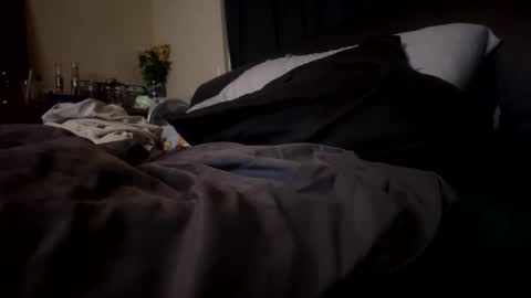 Snapshot of hunglong8 chatting on 3, 10, 2025 hunglong8 online show from 3, 10, 2025